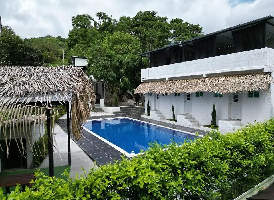 Cabanas Y Casas La Marina-1